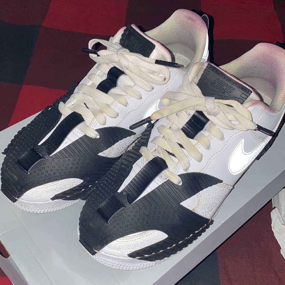 Nike caged sneaker black and white❤️❤️